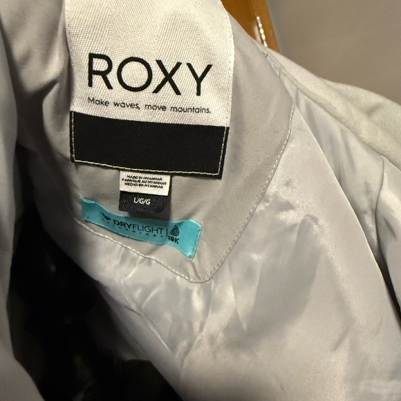 Roxy White and Multicolor Leopard Print Ski Jacket - Picture 9 of 13